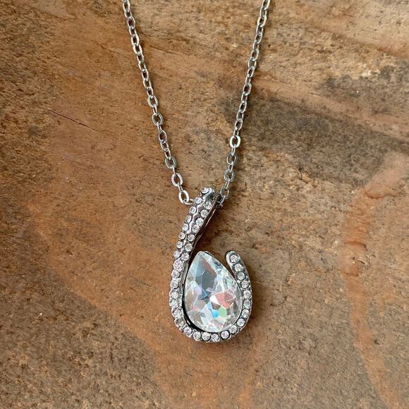 Adjustable “diamond” pendant necklace   - Picture 2 of 4